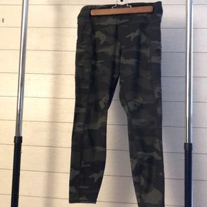 Athleta Camo Contender 7/8 PowerLift Leggings
